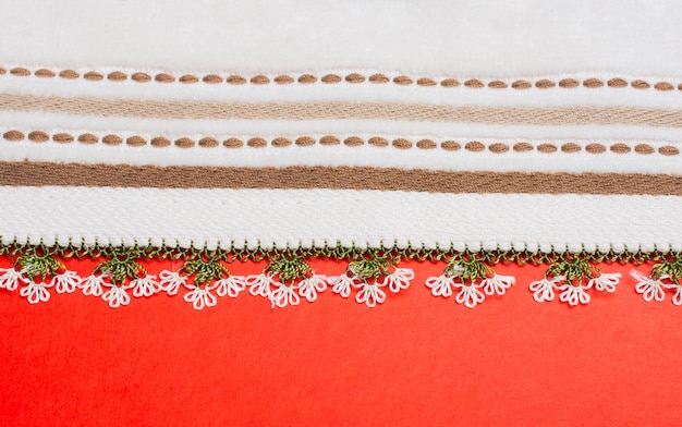 detal wyszywanych obrzeży